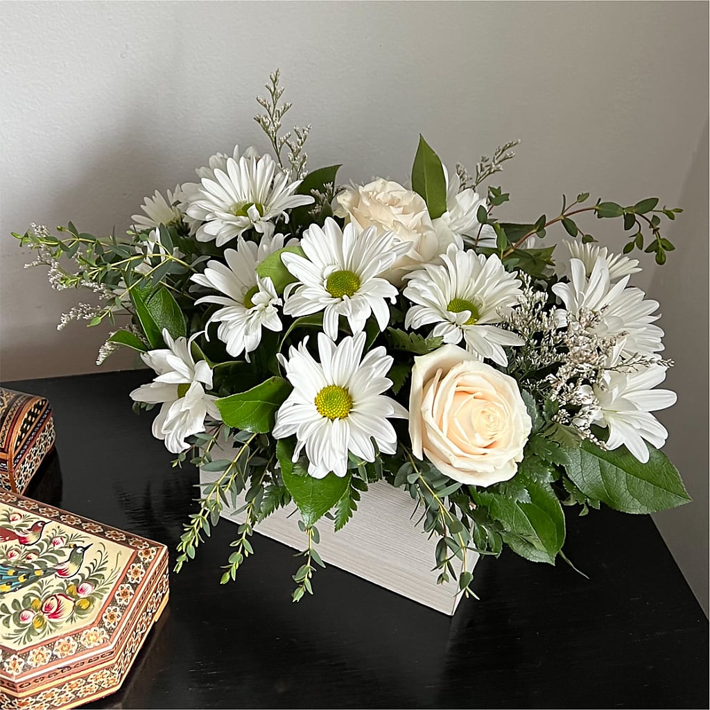 Fresh Linen Box Bouquet –  City Market, Grand Junction CO